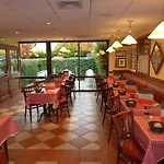 Ibis Hotel 3*