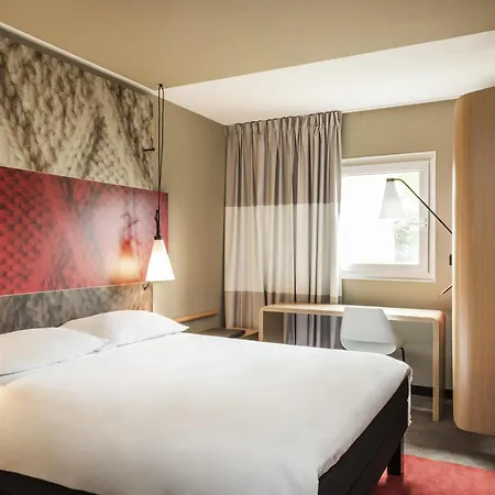 Отель Ibis 3*