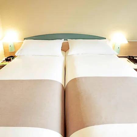 Ibis Отель