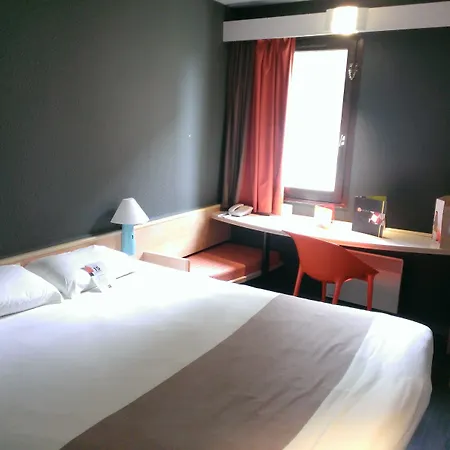 Отель Ibis Мелён